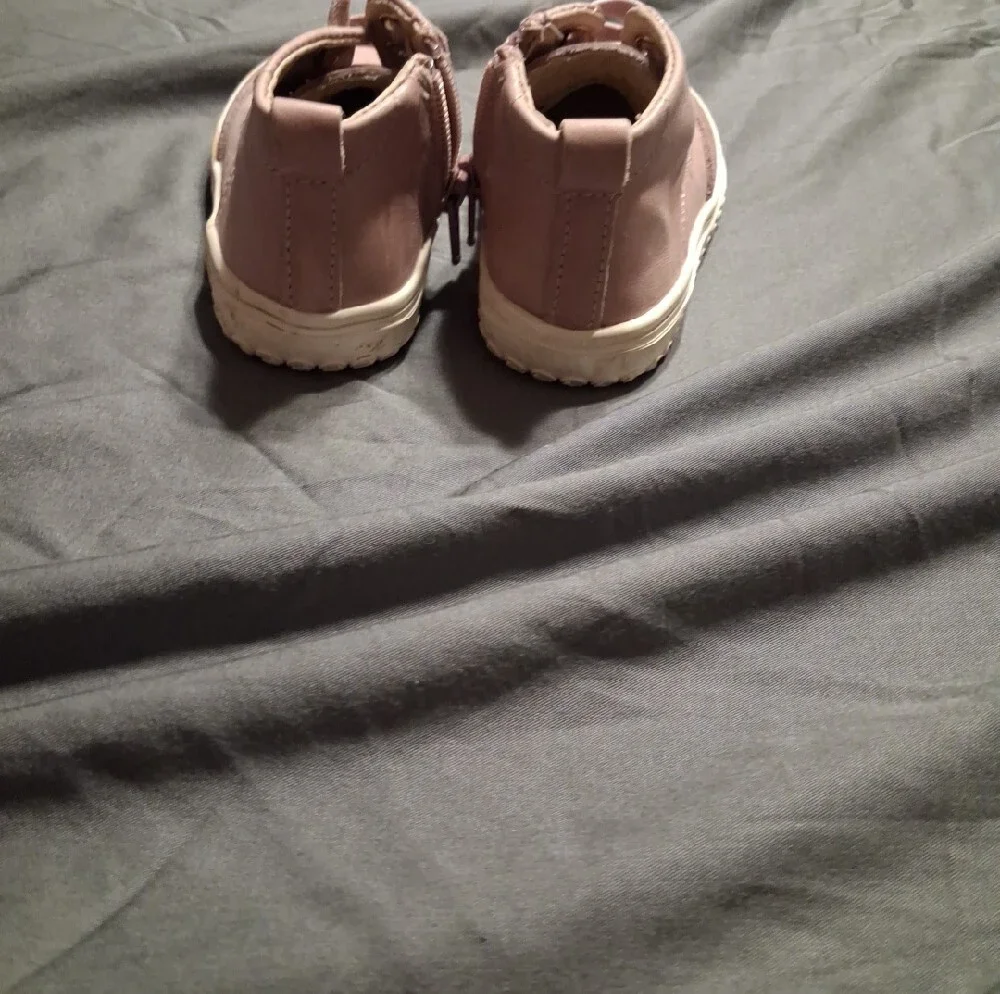 Infant Size 5 Mauve Little Love Bug High Top Play Perfect